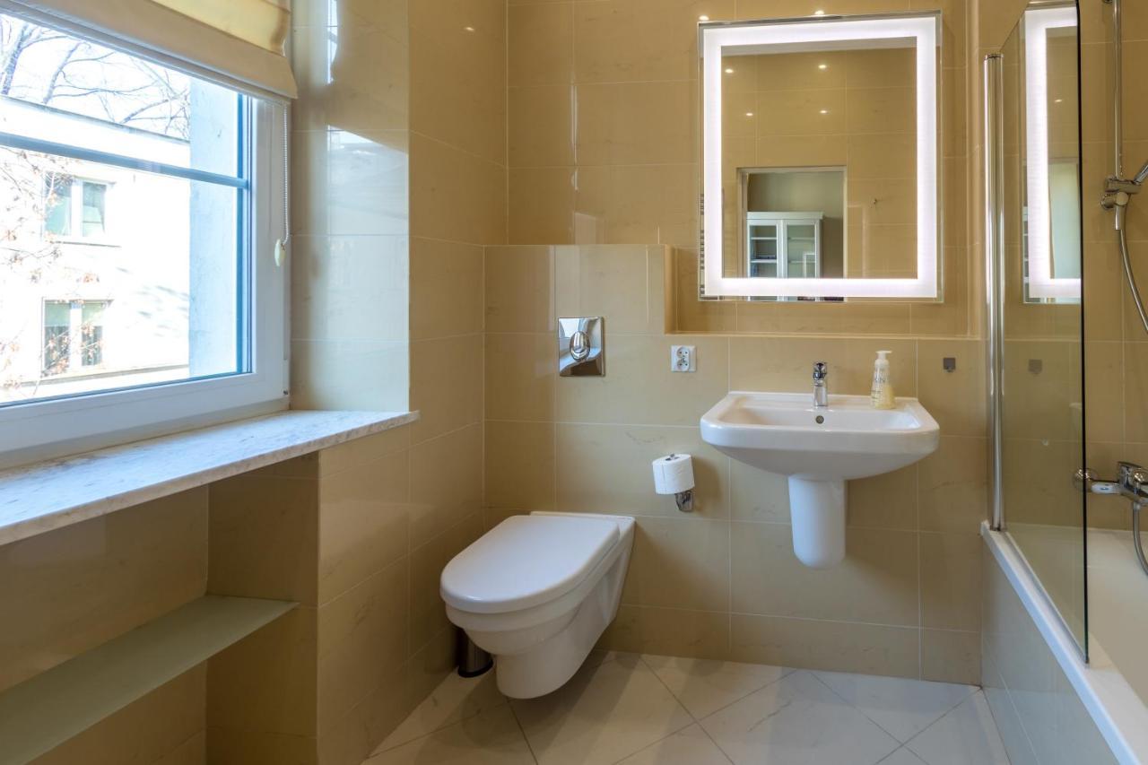 Apartament Luster I Obrazow Βαρσοβία Εξωτερικό φωτογραφία